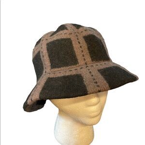 GAP Bucket Hat Black and Brown Plaid S/M
